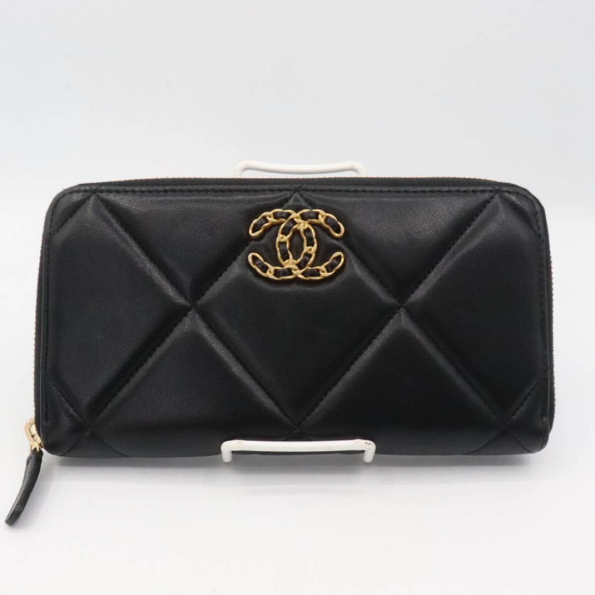 Chanel 19 Quilted Round Zipper Long Wallet Black x Red Gold 