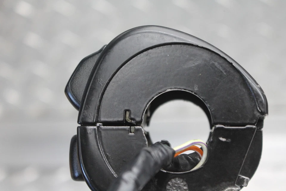 2003 HARLEY-DAVIDSON DYNA WIDE GLIDE ANIVERSÁRIO FXDWG CLIPE ESQUERDO EM INTERRUPTORES DE BARRA - Imagem 2 de 4