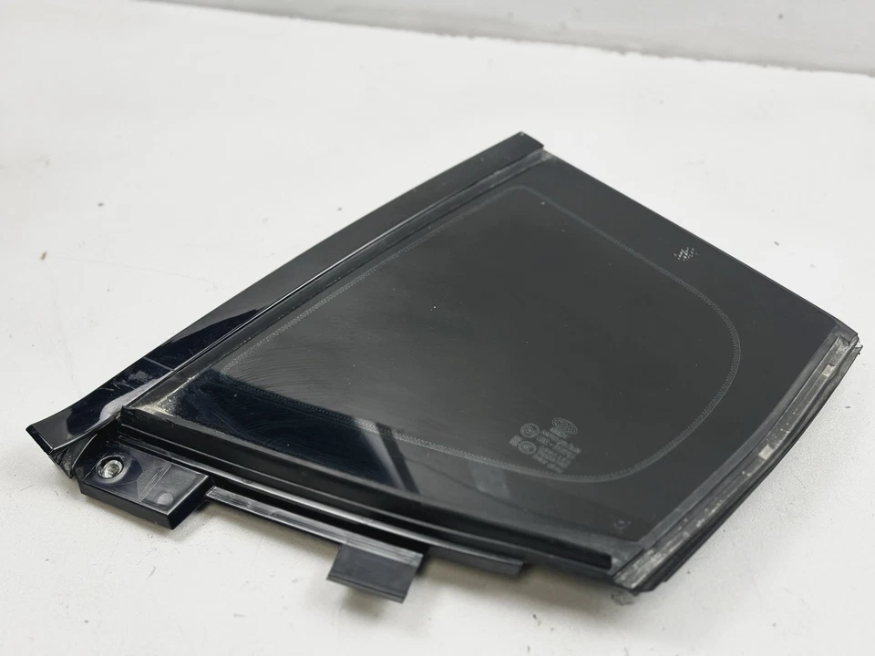 KIA Stinger 2018-2021 Left rear Rear vent window glass 83573-J5000 - Image 2 of 4