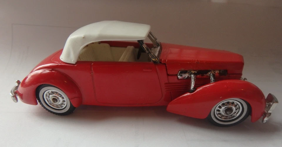 Matchbox Models of Yesteryears YY18 1937 Cord Model 812 Supercharged Convertible - Image 2 of 4