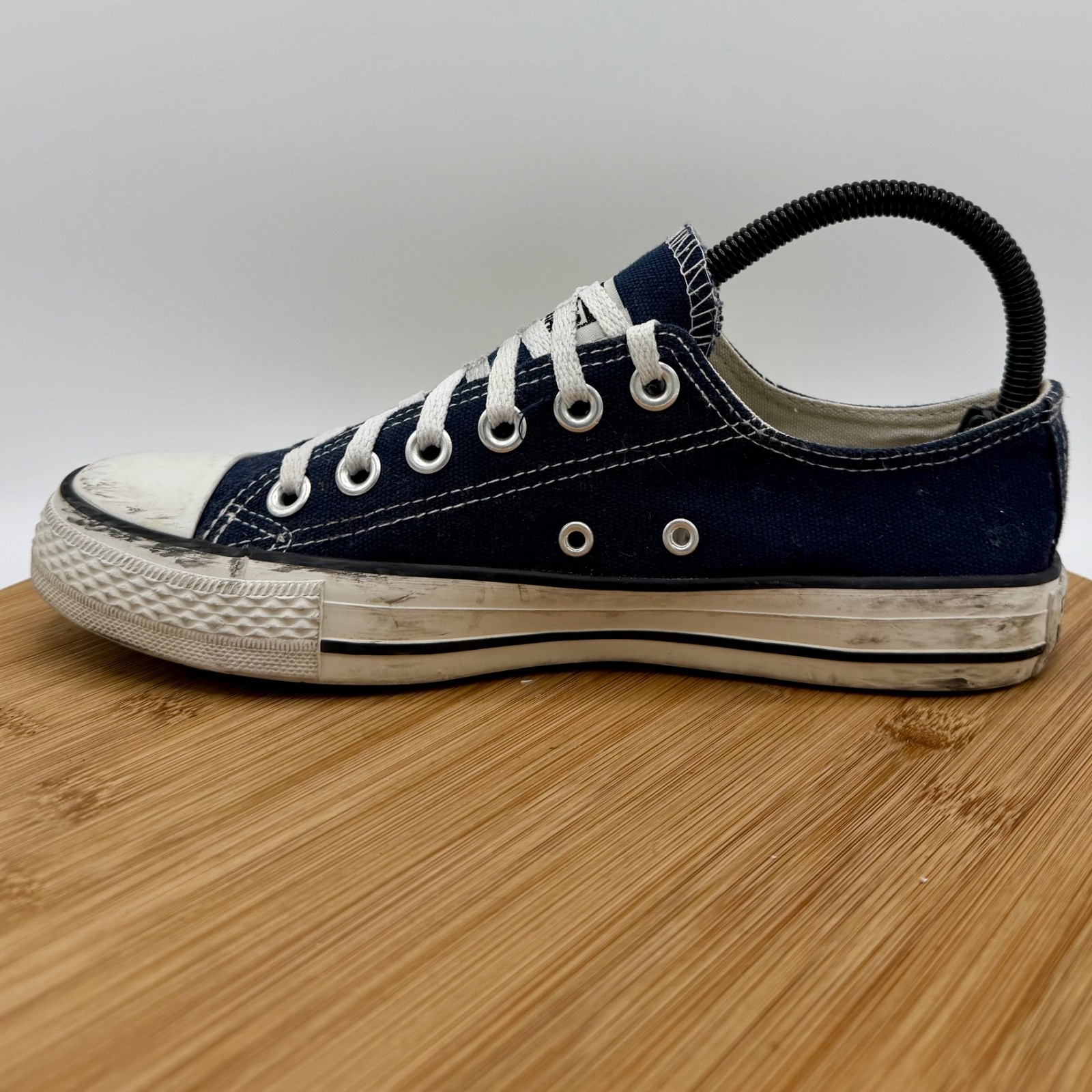Converse Chuck Taylor All Star Low Top Women's Size 7 Navy Blue Canvas thumbnail 8