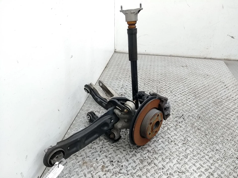 MERCEDES A CLASS LEFT REAR SUSPENSION 1.6L Petrol 12-18 - Image 2 of 4