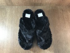 Crown Ivy Black Fuzzy Slippers Size 8.5, 2" Platform