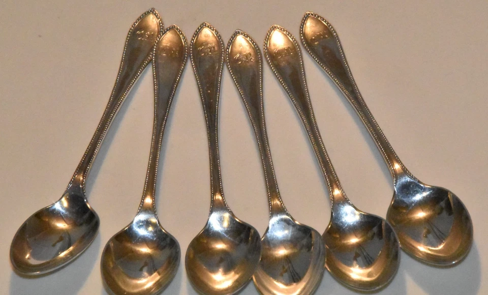 Seis cucharas antiguas de plata esterlina Queen Victoria Sheffield 1884 Foto 2 de 4