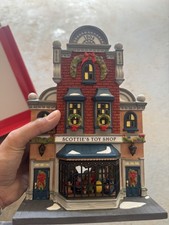 Department 56 Christmas In The City Series “ SCOTTIE'S TOY SHOP Gift Set” in box