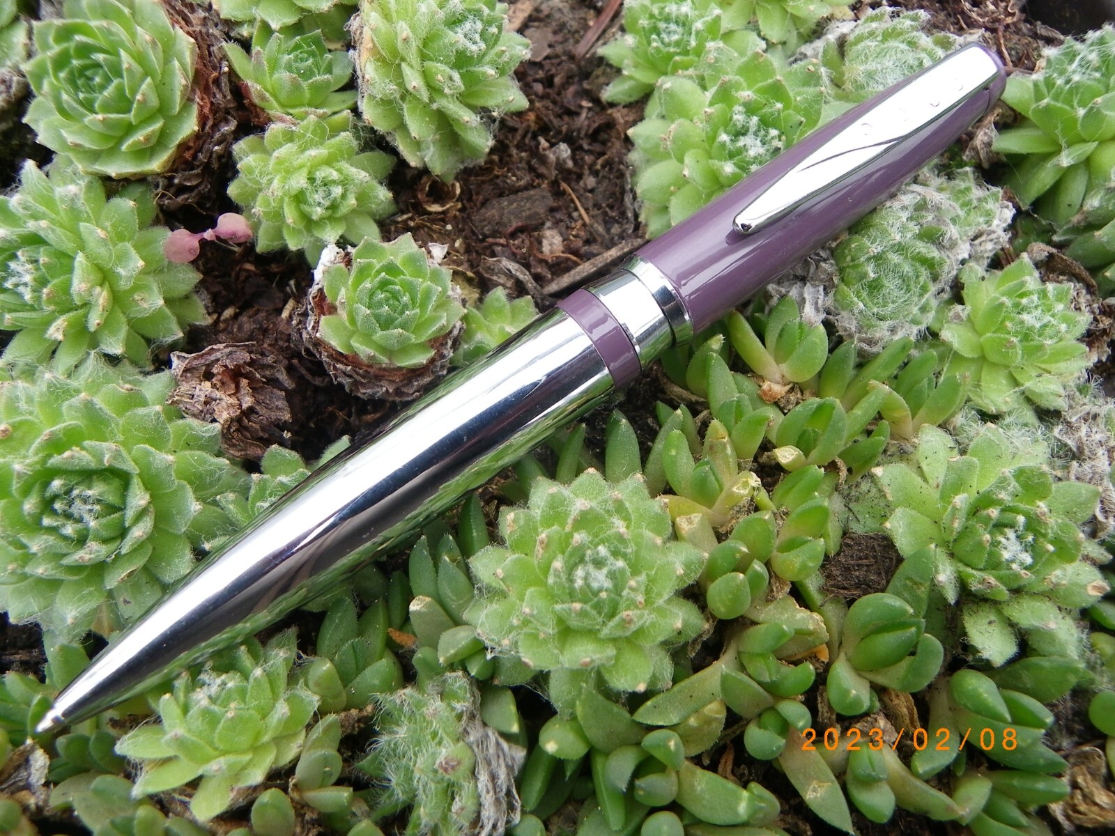 Stylo bille Pierre Balmain violet fini les ratures avec une écriture fluide