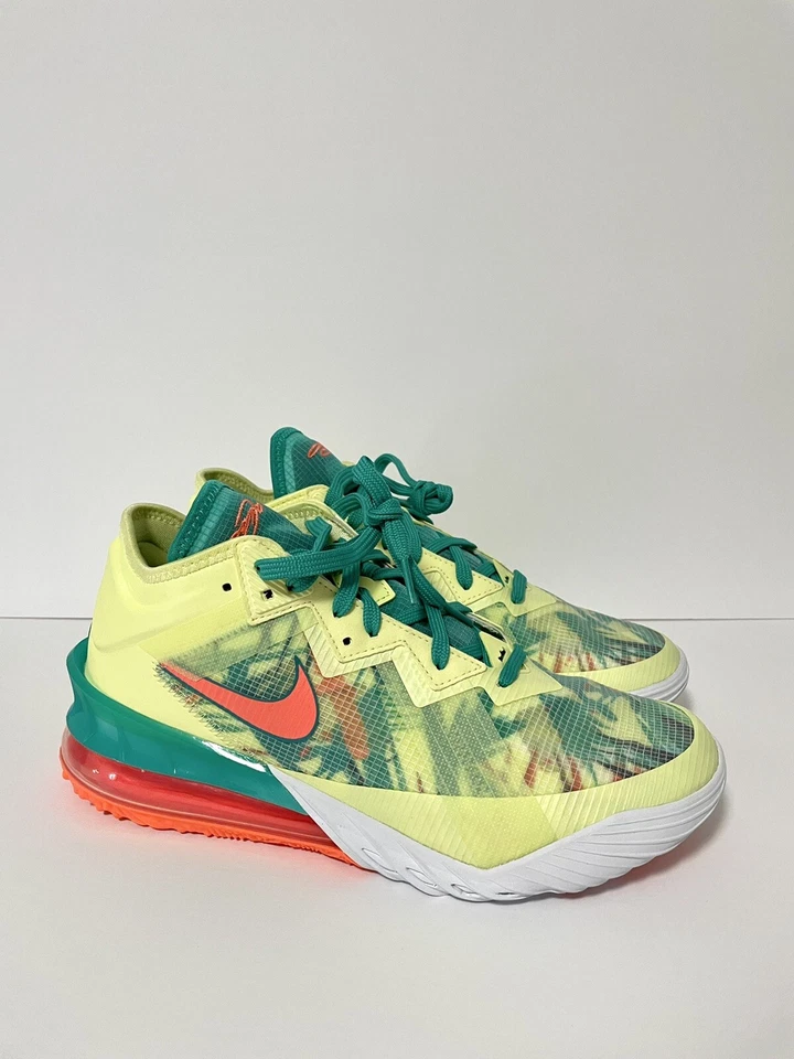 LeBron 18 Bajo BLANCO LIMA/MANGO BRILLANTE CITR VRT "Refresco de verano" Hombres EE. UU.:10. Foto 2 de 4
