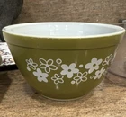 Vintage Pyrex Mixing Bowl 401 Spring Blossom Green White Flowers 1.5 Qt