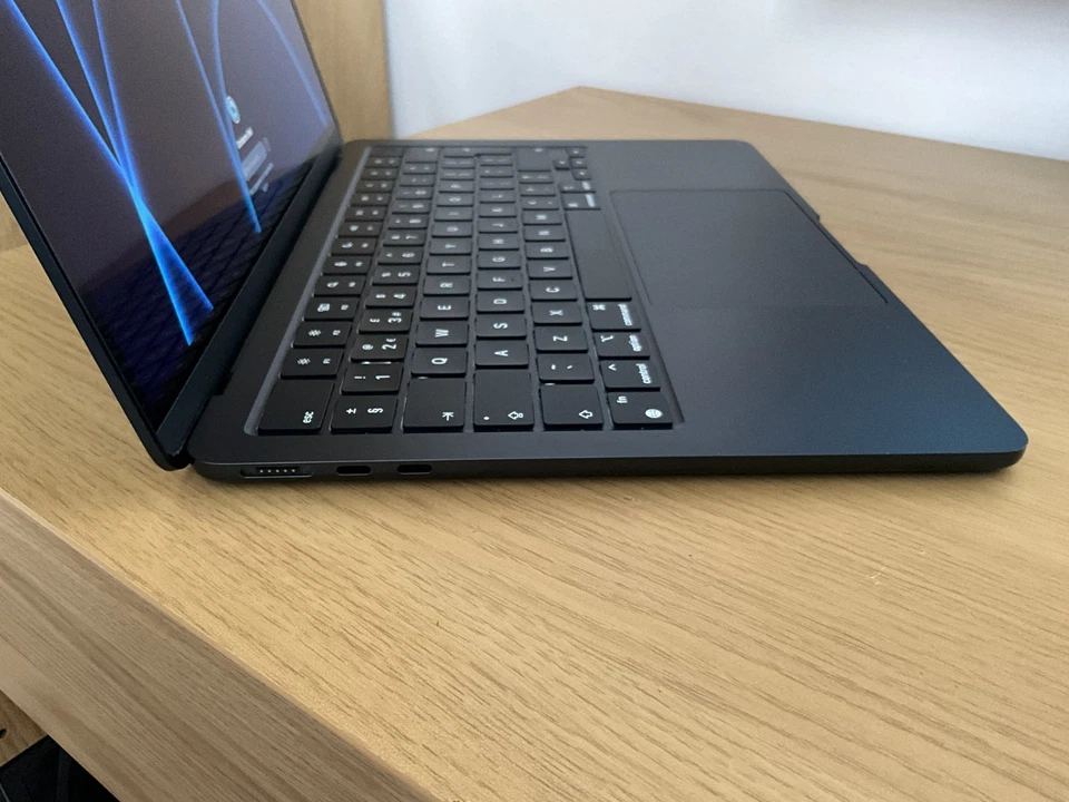 Apple MacBook Air 13" M3 · 8GB · 512GB, photo 4 of 5