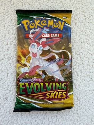 Pokémon TCG Evolving Skies Booster Pack - Sylveon Artwork - Sealed