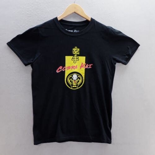 Cobra Kai T Shirt Medium Black Yellow Graphic Print TV Show Sony Short Sleeve - Foto 1 di 9