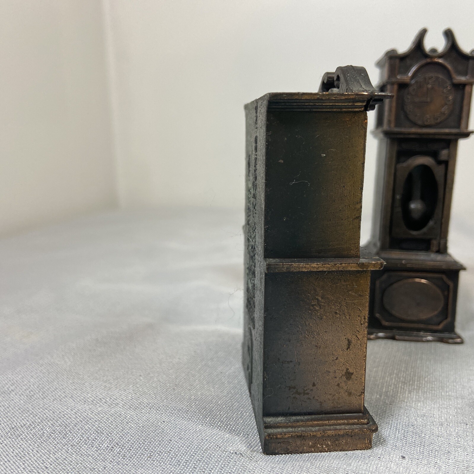 Vintage Durham Industries Metal Miniatures & Doll House Furniture