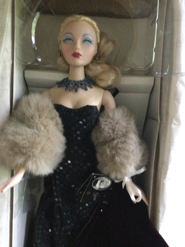 Ashton Drake - Mel Odom - Gene Marshall Doll "Sparkling Seduction" - COA - Picture 4 of 9