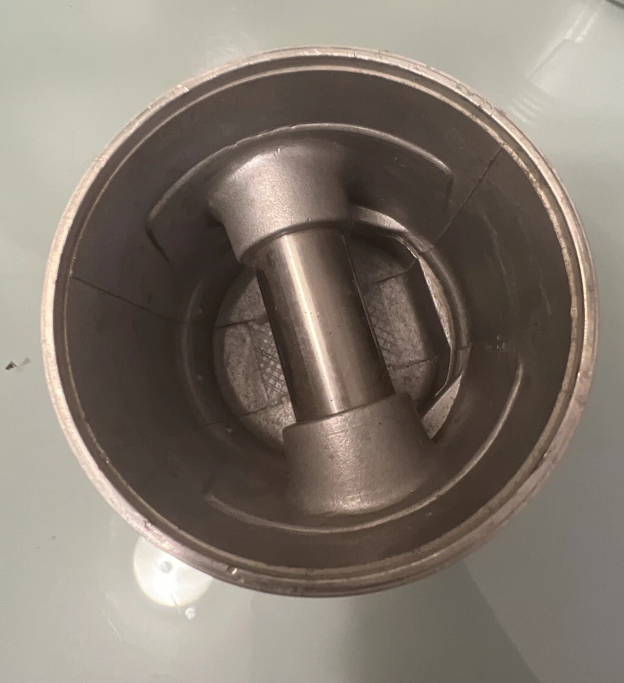 Nuevo Antiguo Stock Mercury Intraborda Completo Falda Redonda Pistones Conjunto Con Anillos Tipo +.040 Foto 4 de 4