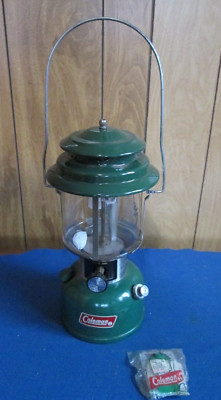 VINTAGE 1983 MODEL 220K COLEMAN LANTERN GREEN  W/ New Mantles