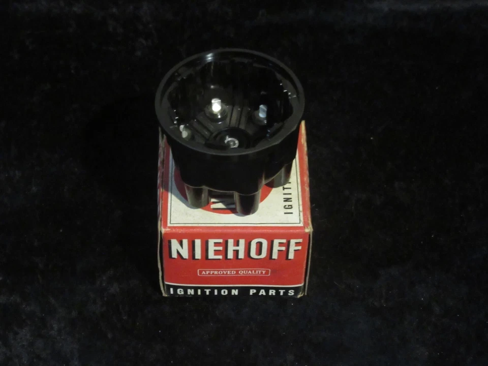 NOS 1953-1962 Chevrolet Hudson Nash Pontiac AMC Rambler Niehoff Distributor Cap - Image 2 of 3