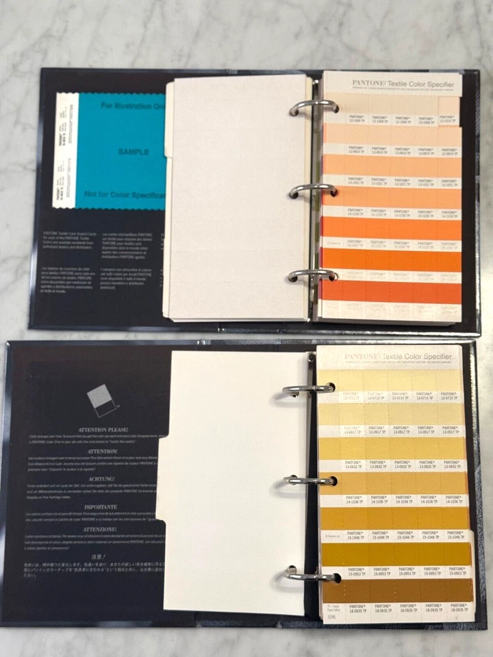 Deux classeurs nuancier pantone textile vintage - Photo 4/4