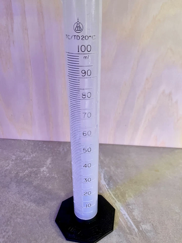 Nalgene 100 ml Cilindro Graduado PMP Negro Base Hexagonal (# 3663-100) Foto 2 de 2