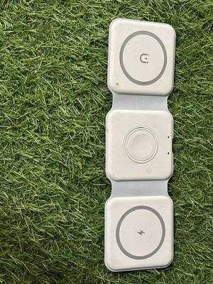 3-in-1 Magnetic Wireless Charging Pad for iPhone, Apple Watch & AirPods