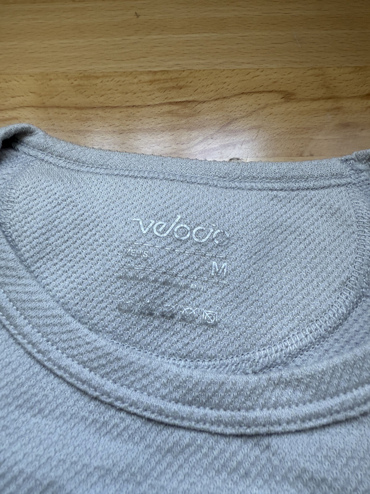 VELOCIO Men’s Merino Mesh Long Sleeve (LS) Base Layer. Medium. Light Grey. Used.