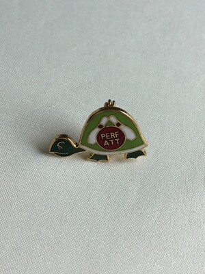 Vintage Perf. Att. Bowling Brooch Pin Green Enamel Gold Tone Turtle C40