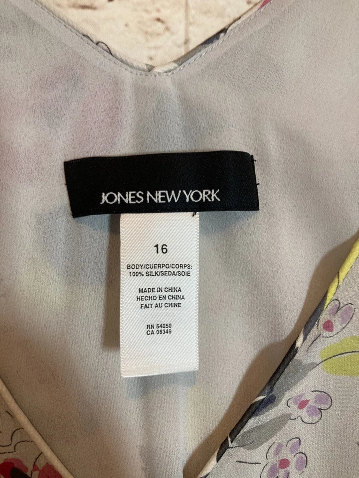 Jones NY Silk Dress Womens 16 Gray Floral Asymmetric Ruffle Hem Fairy Feminine - Image 4 of 4