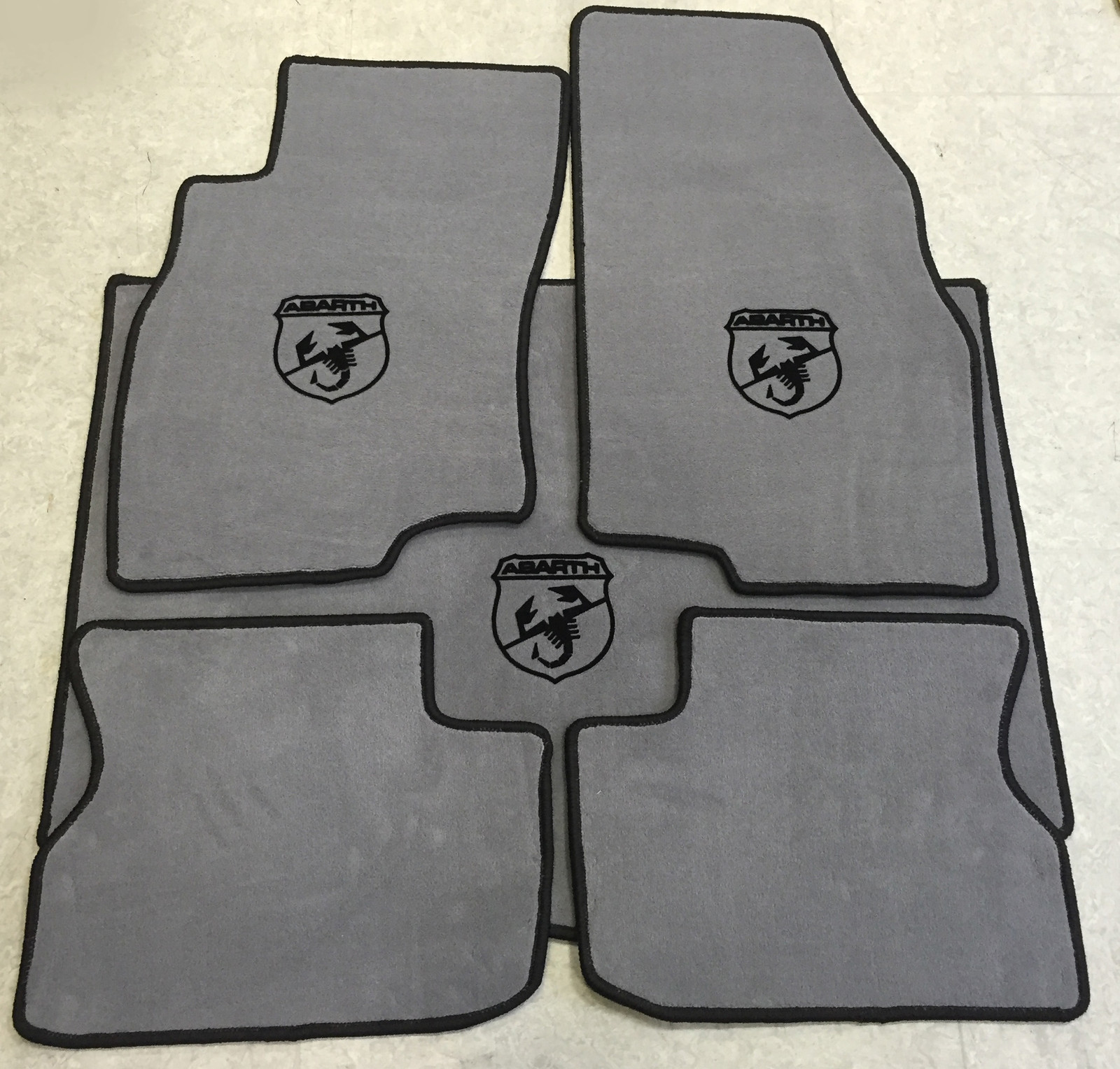 Auto Tappeto Tappetini Bagagliaio per Fiat Grande Punto Abarth Litri 5tlg Nuovo