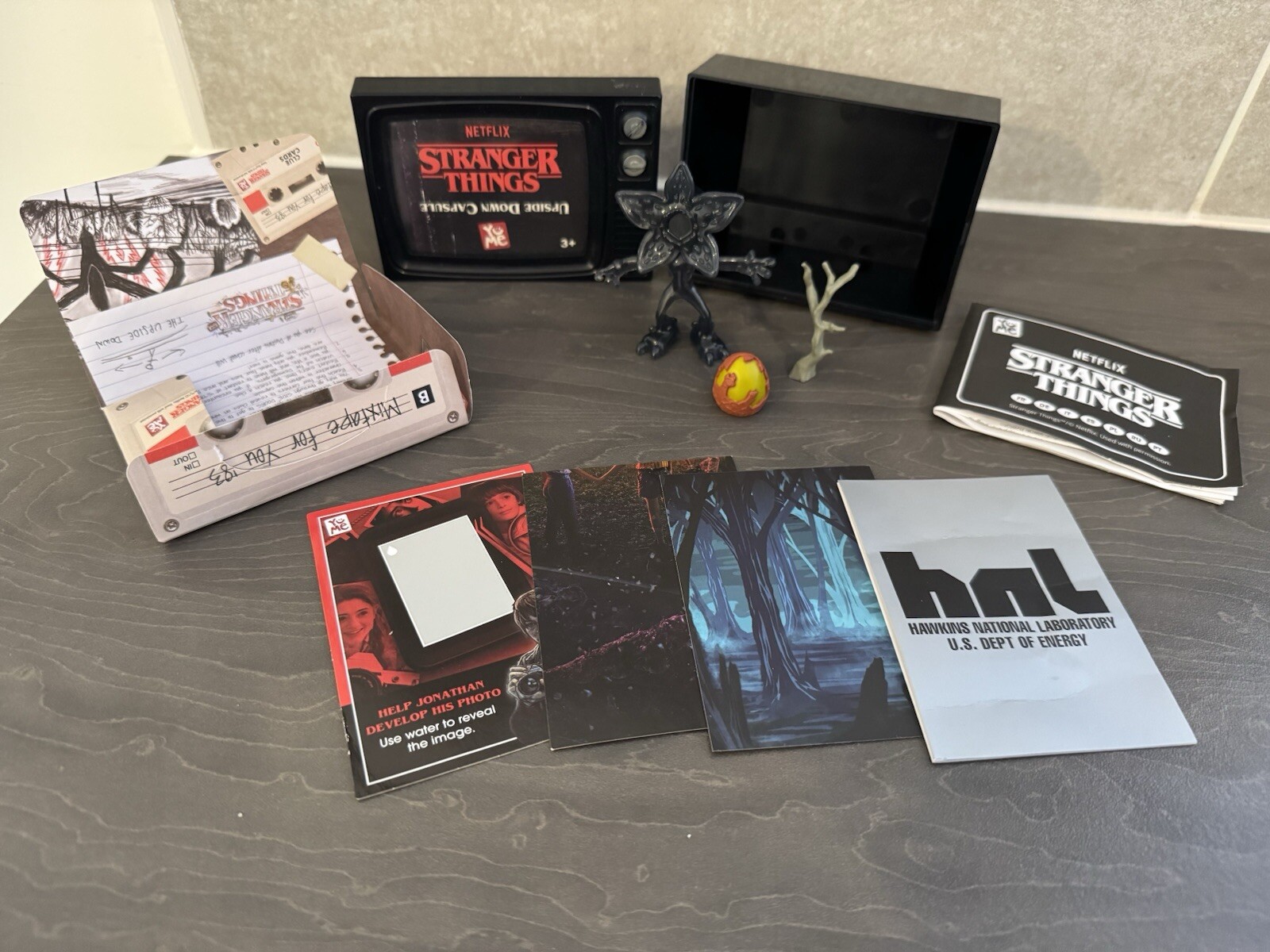 Stranger Things *ULTRA RARE* Demogorgon Upside Down Capsule Action Figure