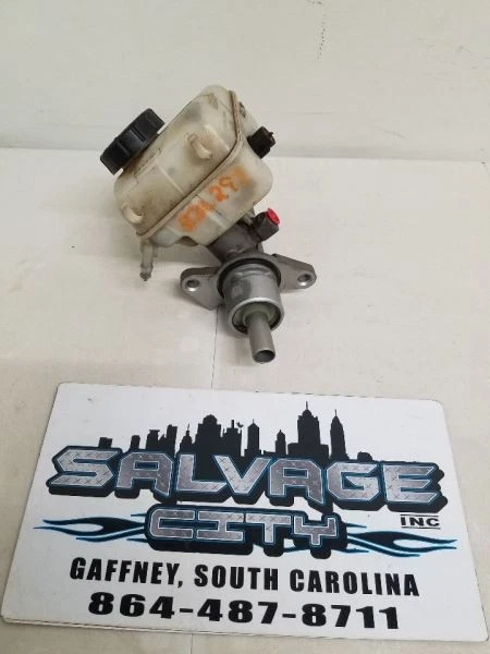 Cilindro maestro de freno compatible con 02-05 SATURN SERIE L 90844 Foto 2 de 4