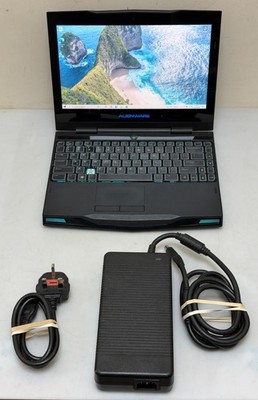 Alienware M11x Laptop Intel Core i7 8GB / 512GB NVIDIA FEHLT X KEY KLEINER RISS