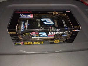 2001 Dale Earnhardt GM Goodwrench Service Oreo 1/24 Revell Select Nascar Diecast