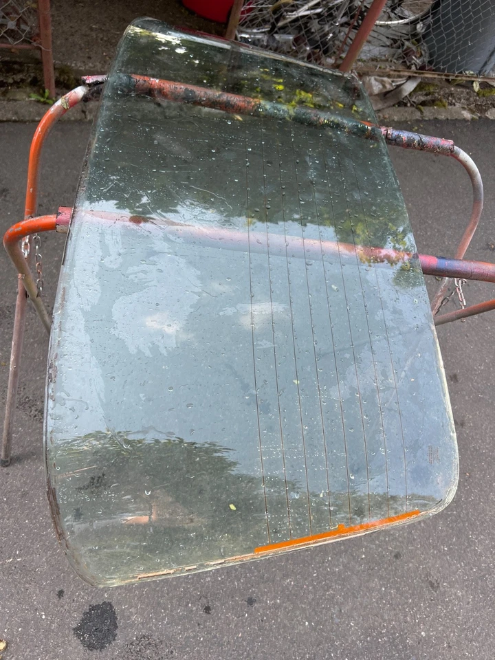 BMW 2002 1600 2002tii - Cristal ventana trasera tinte verde E10 con descongelación Foto 2 de 4