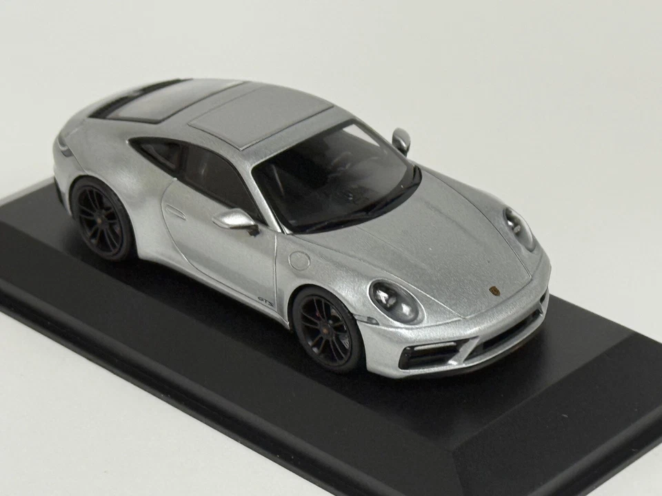 1/43 Minichamps Porsche 911 (991.2) GT3 de 2018 en plata 410 067422 BK153 Foto 4 de 4