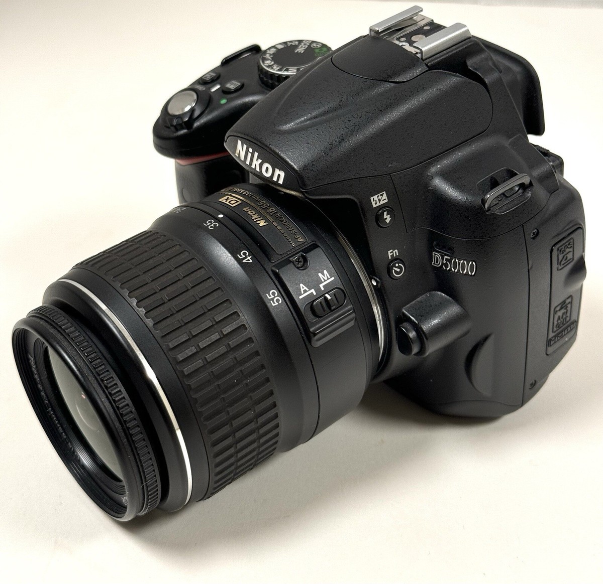 Nikon D5000 DSLR With AF-S Nikkor 18-55mm Lens,2 Batteries Nikon D5000 DSLR With AF-S Nikkor 18-55mm Lens,2 Batteries