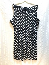 Women dress sz 20w  Voir Voir  a line  chest 48" 41" long stitched panels