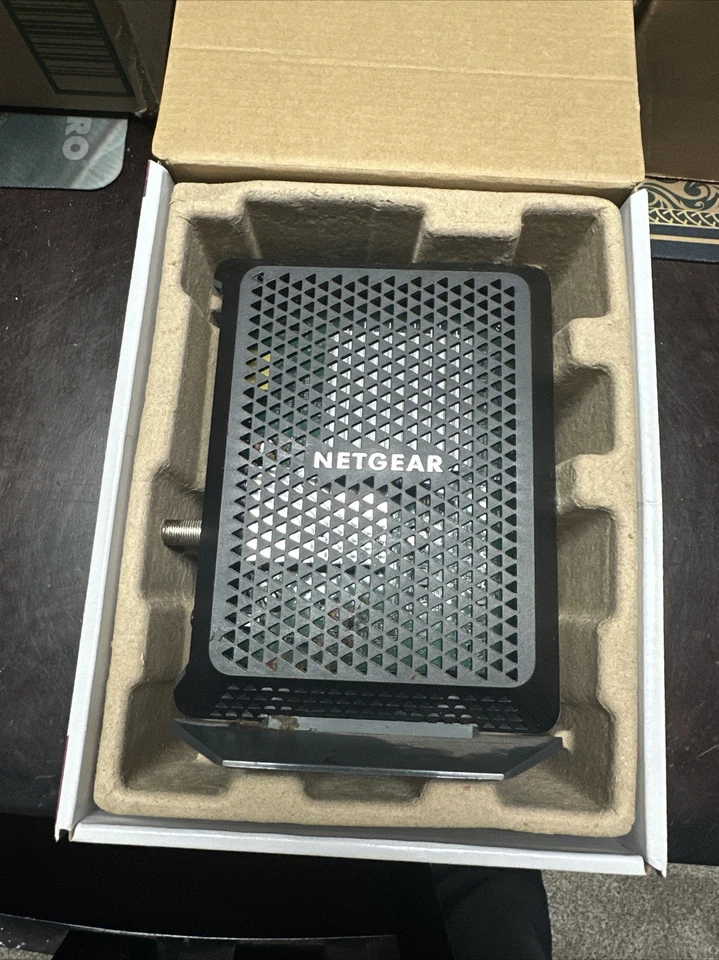 NETGEAR CM700-1AZNAS DOCSIS 3.0 Cable Modem 32x8 for Xfinity by Comcast 1.4gbps - Image 3 of 4