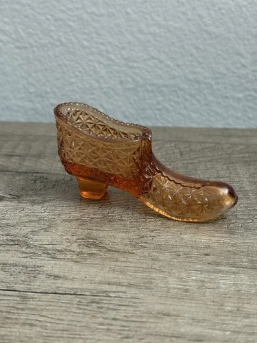 Fenton amber daisy & buttons glass ladies shoe 3” Glass Art Piece