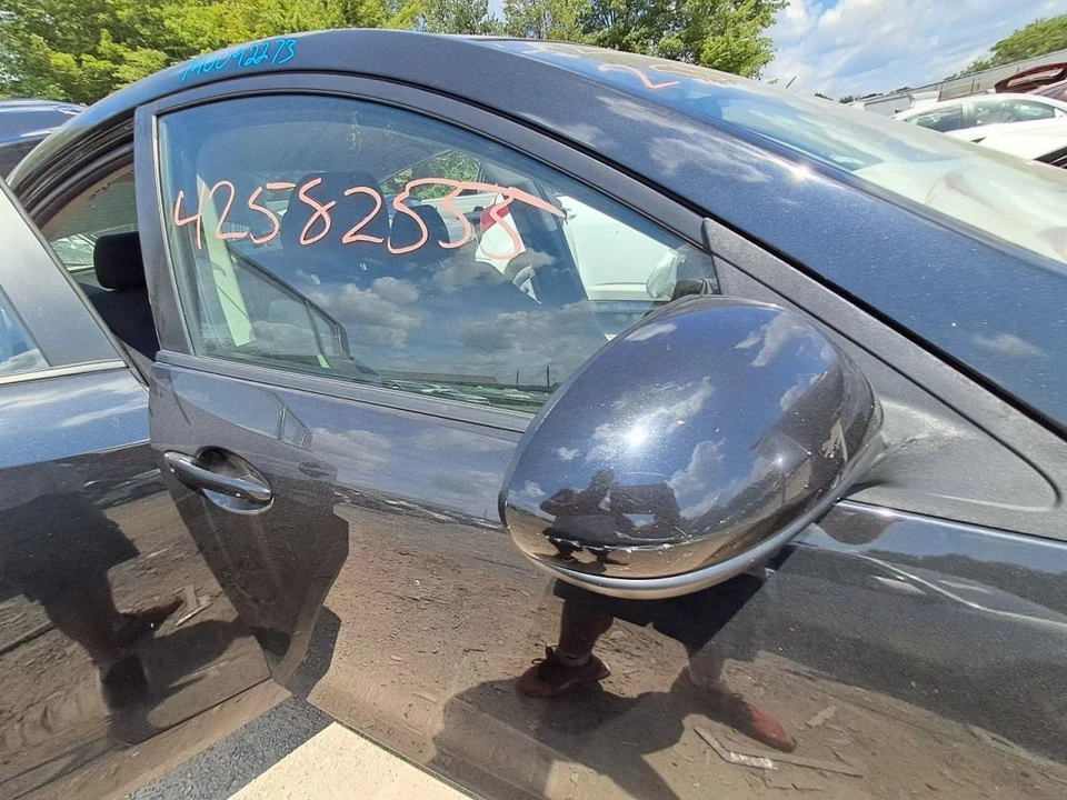 2013 Chevrolet Equinox Passenger Side Mirror Assembly Black Used B Grade - Image 3 of 4