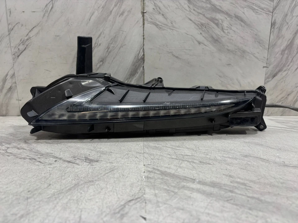 Lexus RC300 2015 2020 montaje de luz de circulación diurna OEM LH lado izquierdo del conductor LED Foto 2 de 4