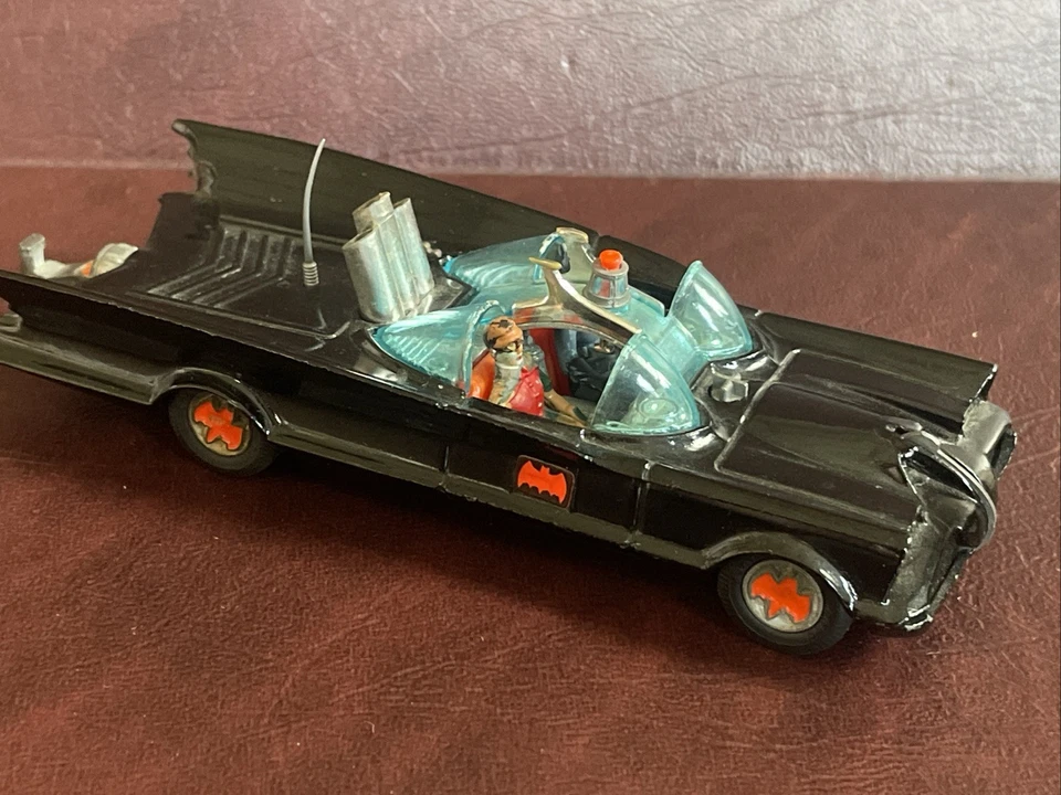 Vintage 1966 CORGI Batmobile 267 & Glastron Batboat 107 with Boxes - Image 2 of 4