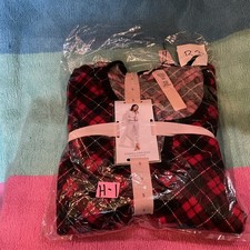 NWT Victoria  s Secret Red Black Lipstick Plaid Thermal Long Pajama Set Small