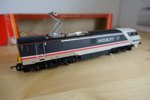 Hornby R.240 OO Scale Class 91 Elektrolok - 91001 - IC Swallow Livery - verpackt | Condition: Used