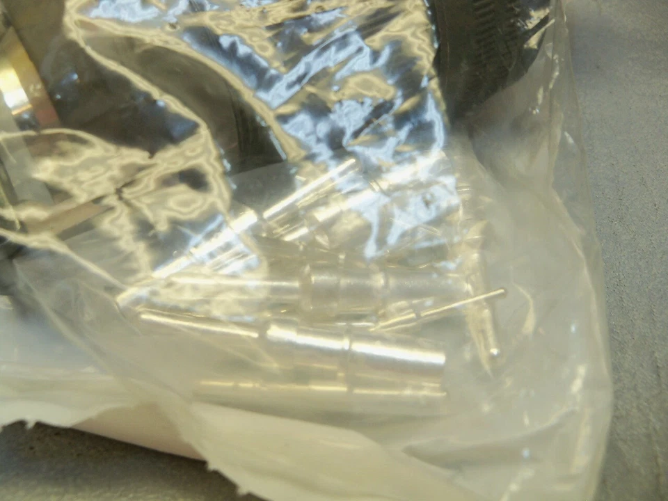 Amphenol gtc06cf28-79p Circular MIL spec Connector Sz 28 straight plug - Image 3 of 4