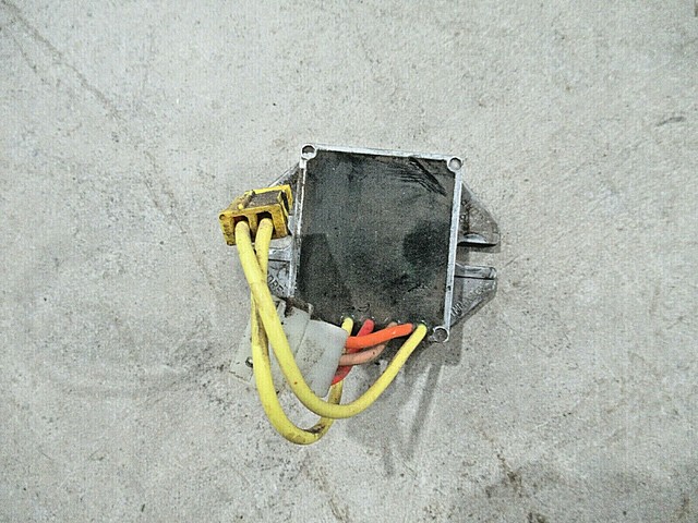 Used JOHN DEERE Voltage Regulator M143458 SST18 GT235 LX288 eBay