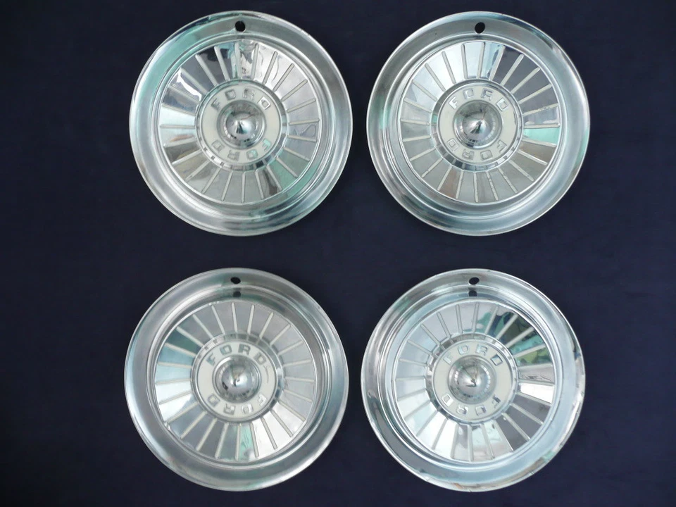 Ford Fairlane Country 1957 sedán Squire Thunderbird juego de tapacubos para 25 Foto 2 de 4