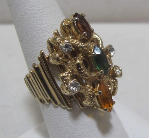 Vtg Textured Gold Tone Purple Green Yellow Clear Rhinestones 18KGE Ring Size 7 - Picture 5 of 8