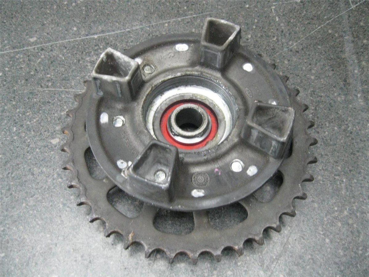 h♡ 05 Kawasaki Ninja ZX10R ZX-10R Hub & 39 Tooth Sun Star