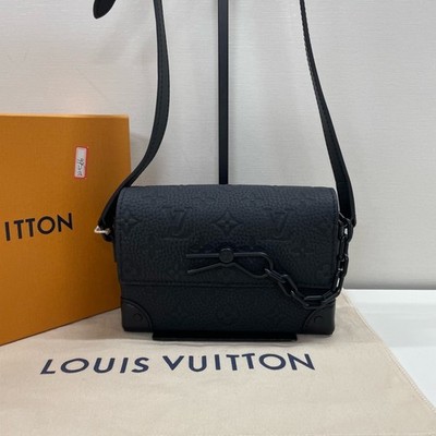 Louis Vuitton Steamer Black Embossed Snap Pouch with Chip