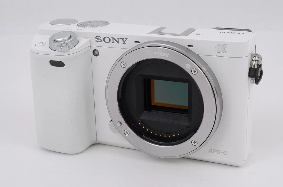 Sony Alpha A6000 (Kit with 16-50mm Zoom) White [Near Mint] from Japan #C1128 - Image 2 of 4