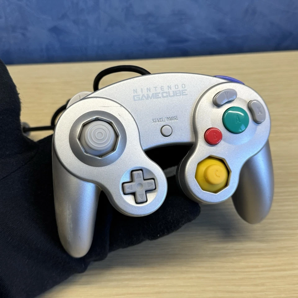 Joystick Controller Gamecube Argento Originale Nintendo Funzionante Gamepad - Immagine 3 di 4